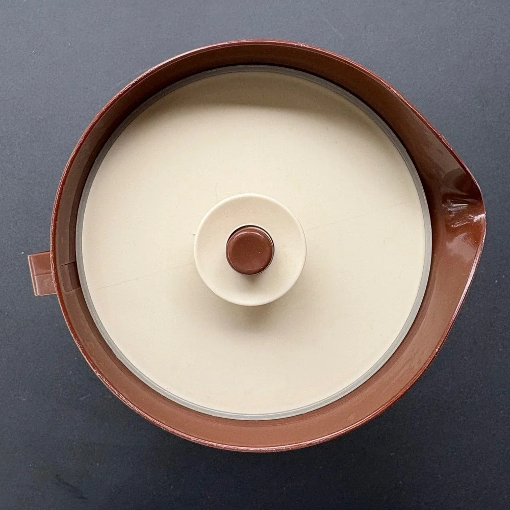 Vintage Tupperware Brown 2 Quart Pitcher 800-8 Push Button Cream Lid USA Made